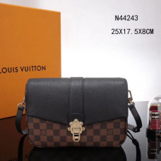 louis-vuitton-clapton-bag-2