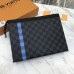 louis-vuitton-pochette-voyage-clutch-2