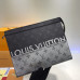 louis-vuitton-pochette-voyage-clutch-6