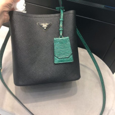 prada-panier-3