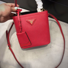 prada-saffiano-6